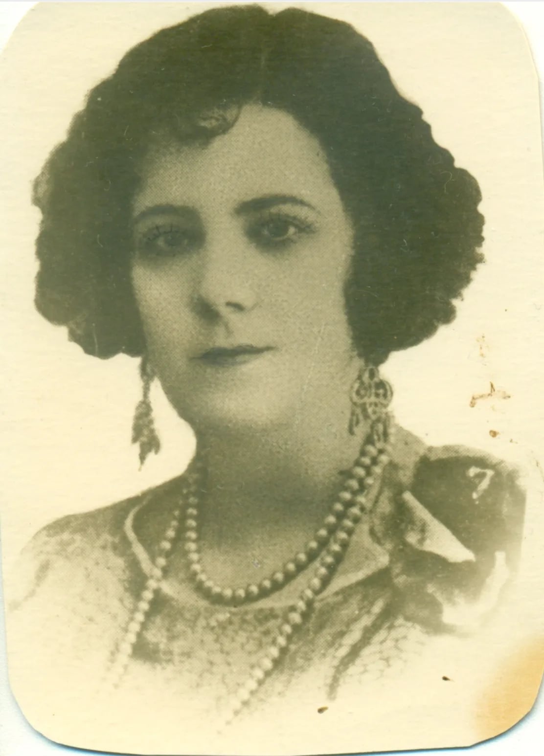 Porträt von Dolores Gonzalez Perez, Lota Espana (1891–1973) – Gedenkseite