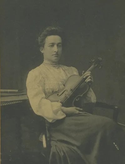 Portrait of Editha Knocker (1869–1950) – memorial page