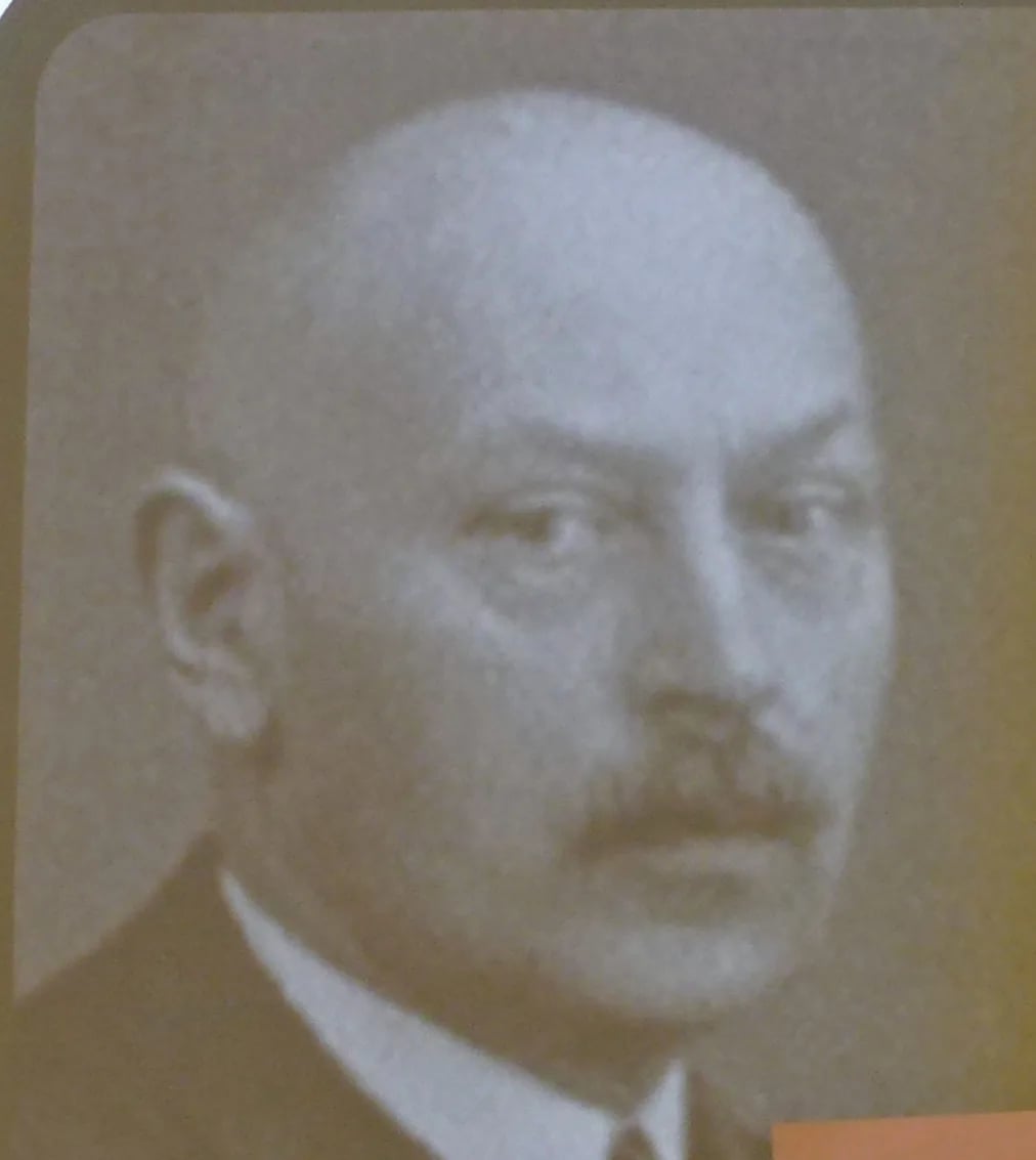 Portrait of Willem Johannes Dercksen (1884–1944) – memorial page