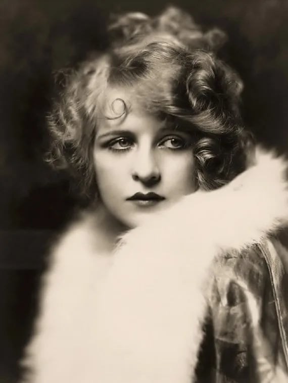 Porträt von Myrna Darby (1908–1929) – Gedenkseite