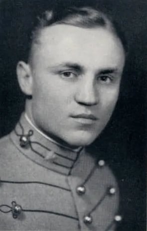 Porträt von Kenneth E. Fields (1909–1996) – Gedenkseite