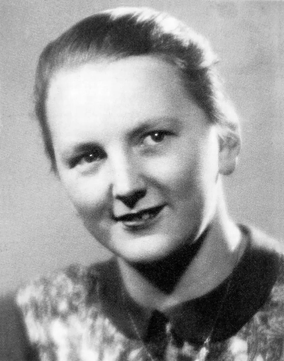 Portrait of Anna Nováková (1919–1942) – memorial page