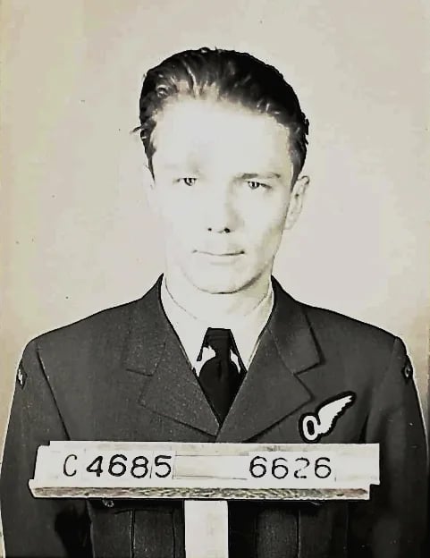 Portrait of Edson Gilroy Armour (1917–1944) – memorial page