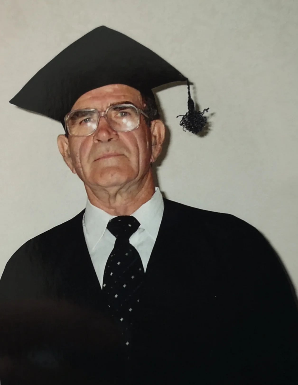 Porträt von Vladimir Mikhailov (1939–2021) – Gedenkseite
