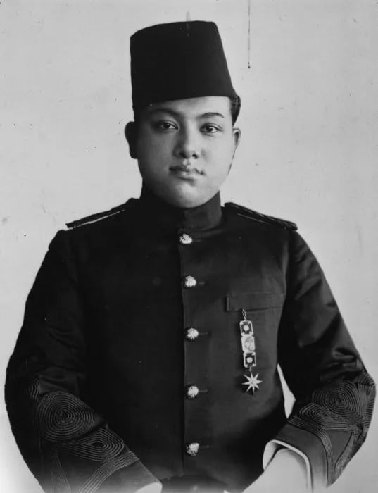 Portrait of Qasim Abdul Jalil Syaifudin II (1893–1968) – memorial page