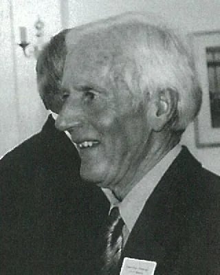 Portrait of Neil Bruère (1927–2023) – memorial page