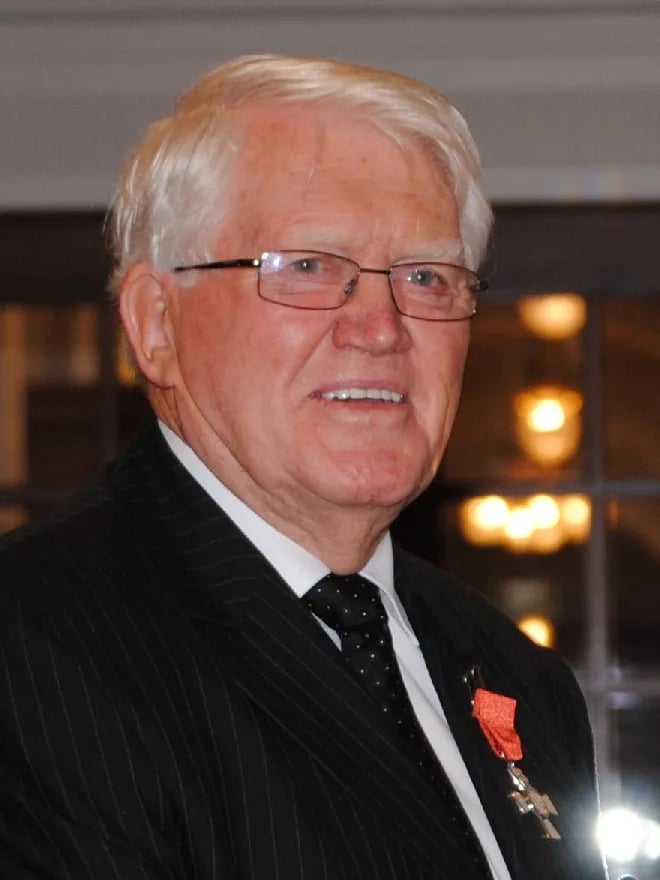 Porträt von Tom Johnson (1938–2022) – Gedenkseite