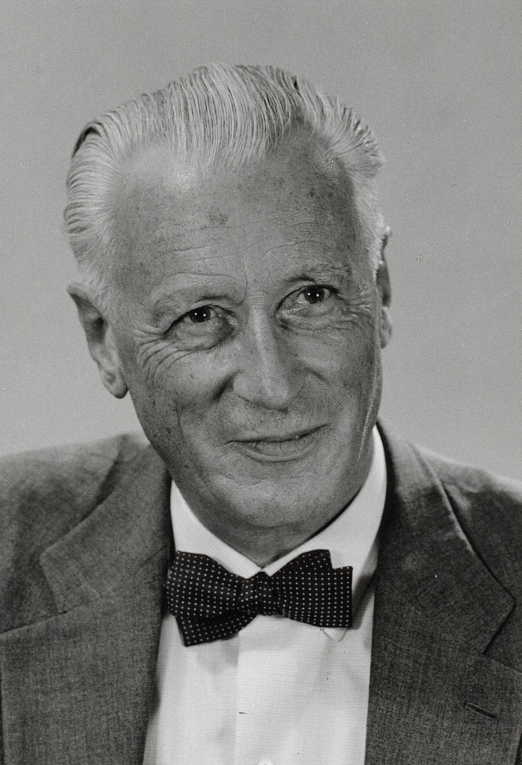 Portrait of Conrad Burri (1900–1987) – memorial page