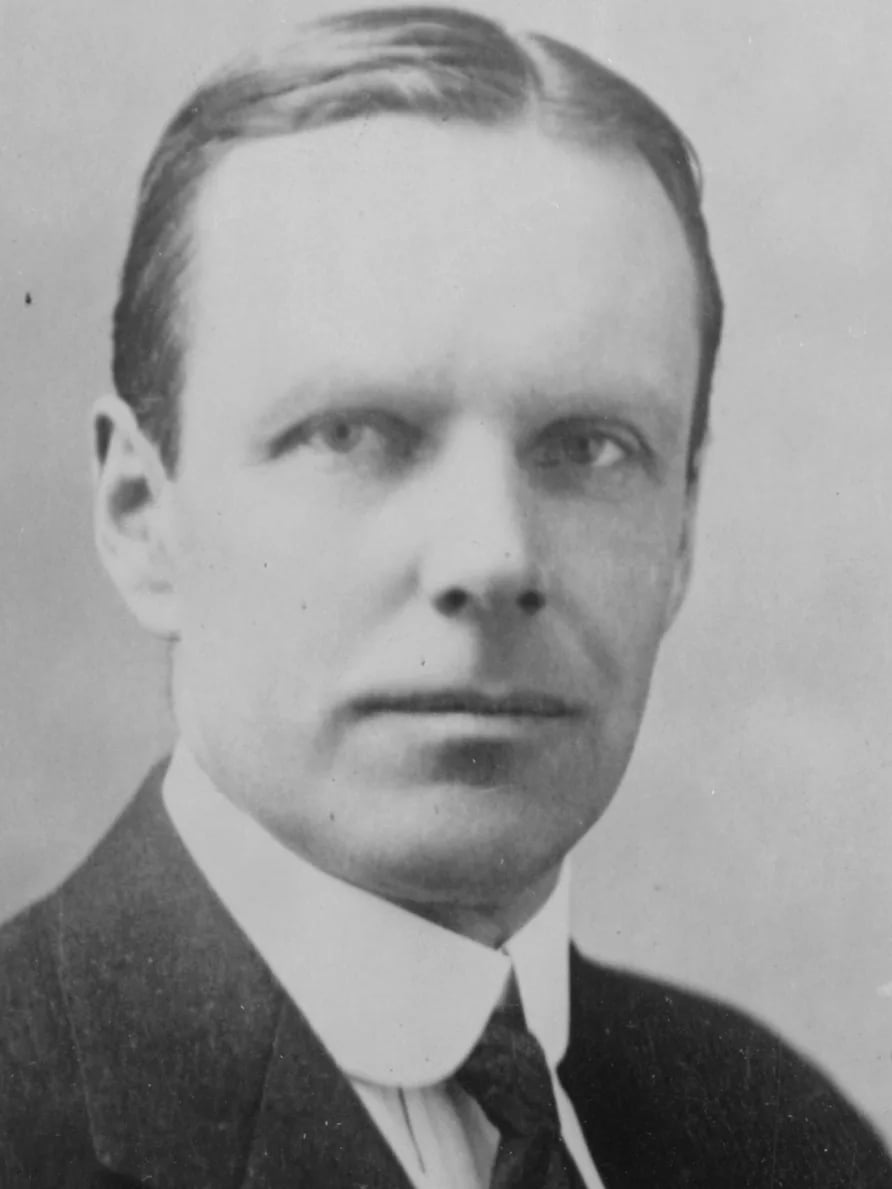 Portrait of William Phillips (1878–1968) – memorial page