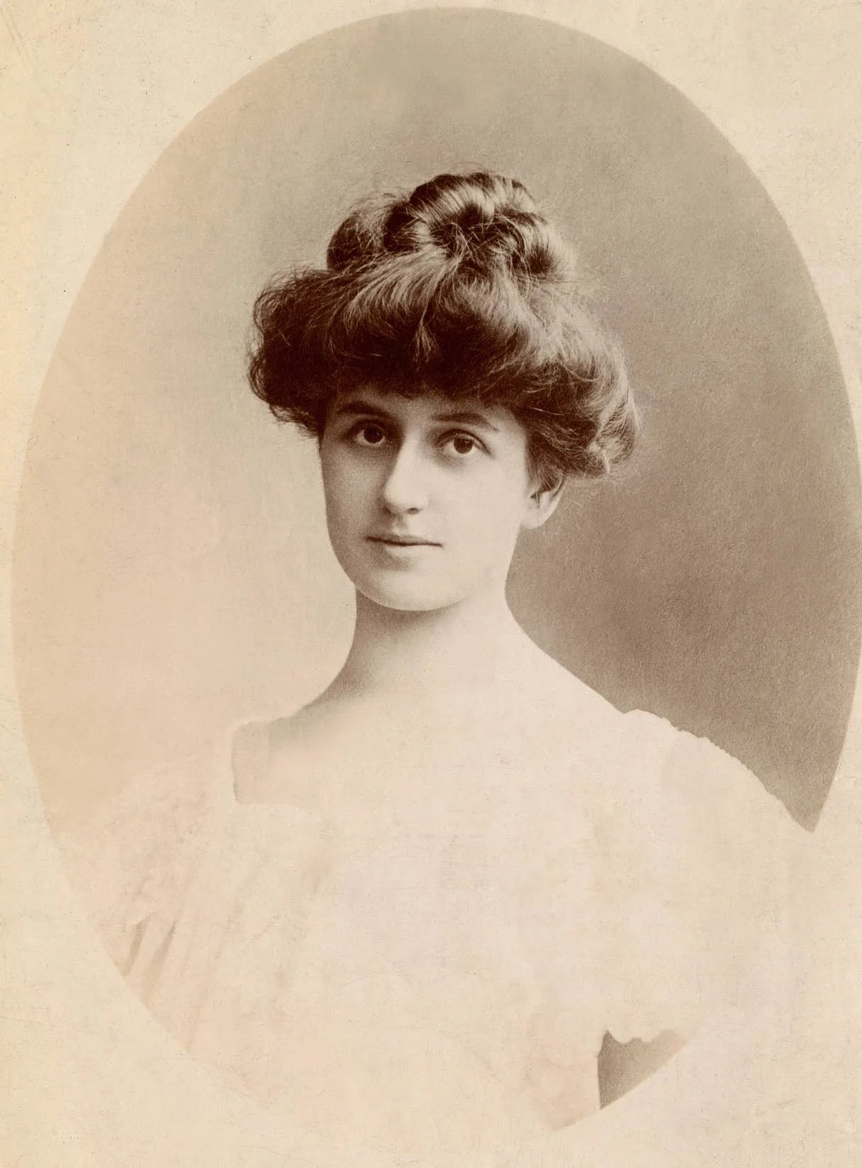 Portrait of Agnes Gardner Eyre (1881–1950) – memorial page