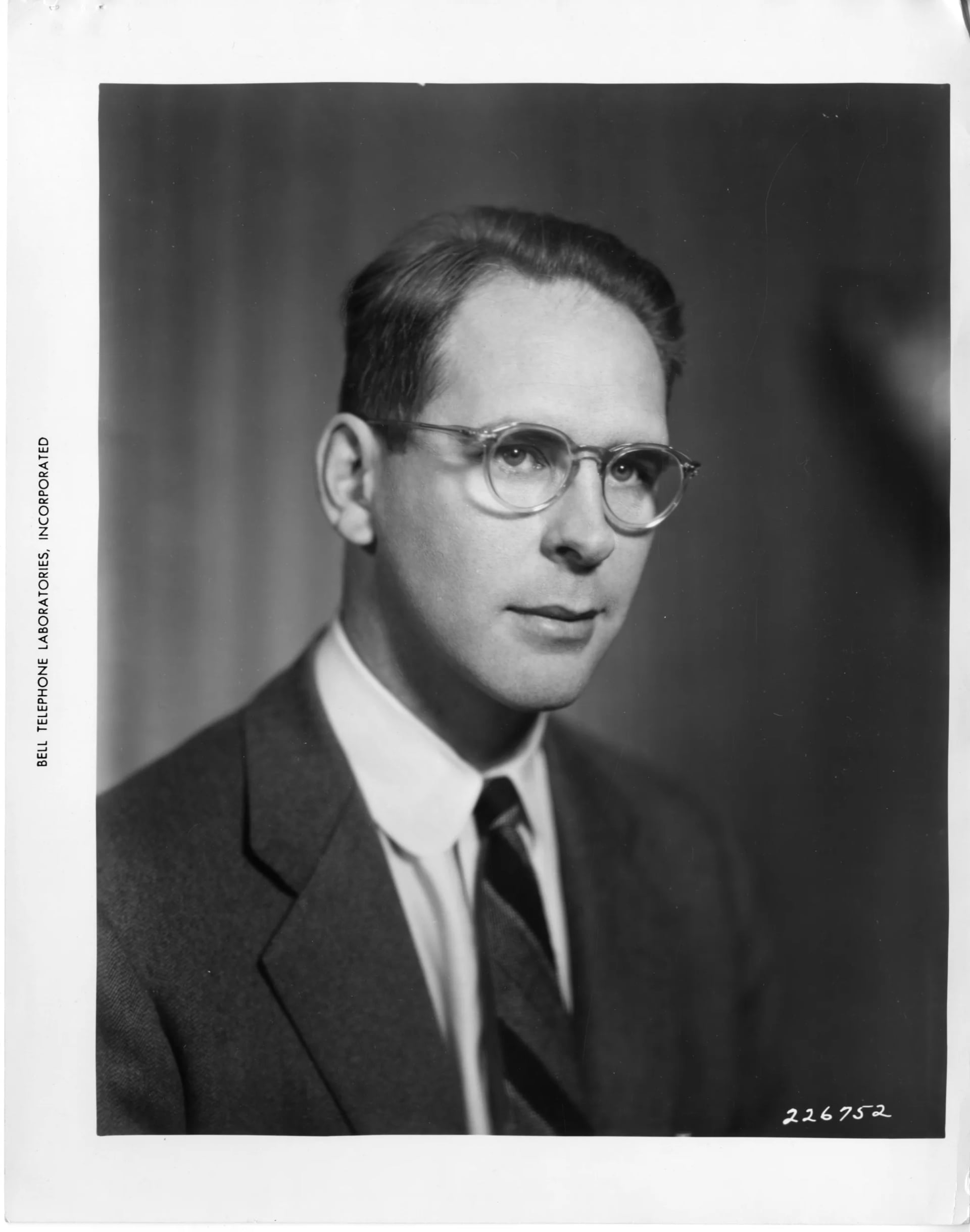 Porträt von Conyers Herring (1914–2009) – Gedenkseite