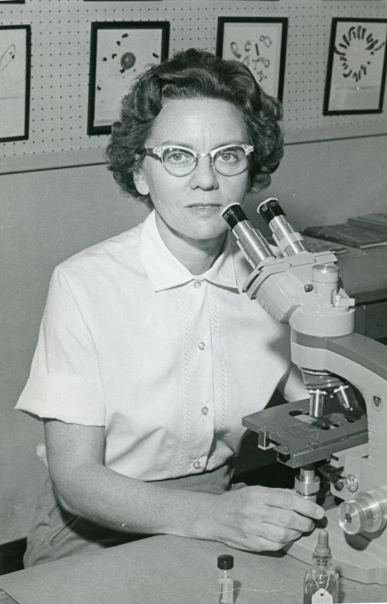 Porträt von Mary Rosalind Morris (1920–2022) – Gedenkseite