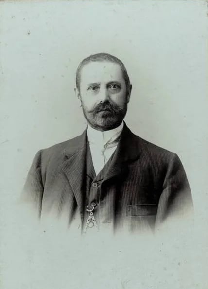 Porträt von Mikloš Luttár (1851–1936) – Gedenkseite