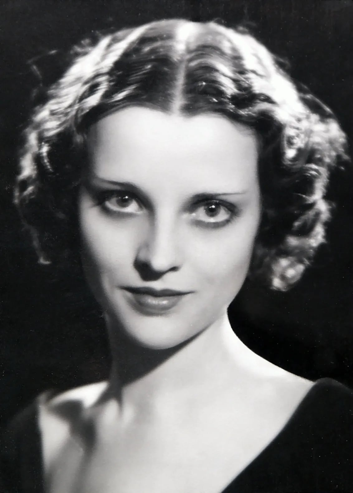 Portrait of Tara Devi (1911–1946) – memorial page