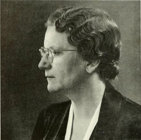 Portrait of Annie Dove Denmark (1887–1974) – memorial page