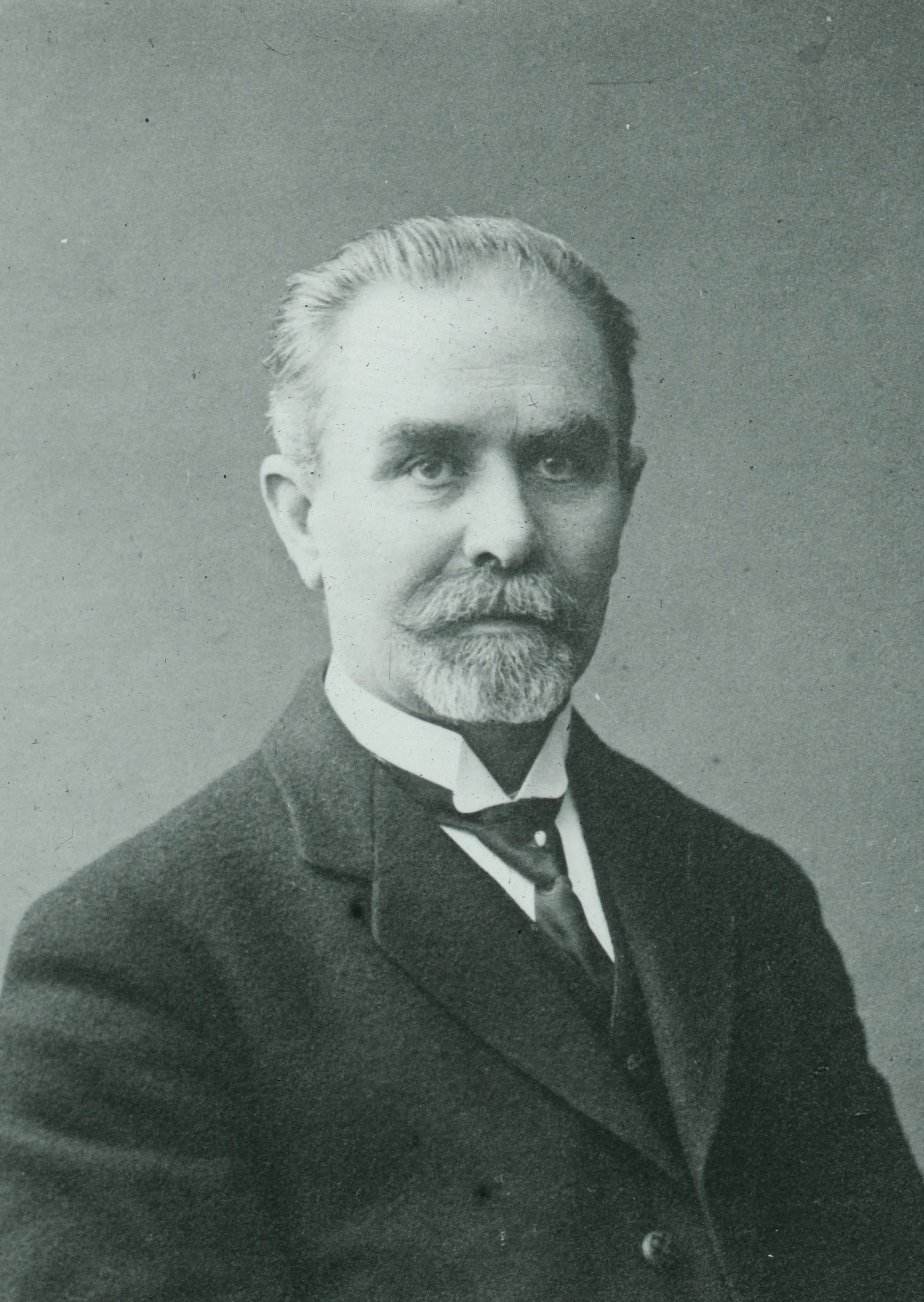 Portrait of Wilhelm Sjöholm (1865–1916) – memorial page