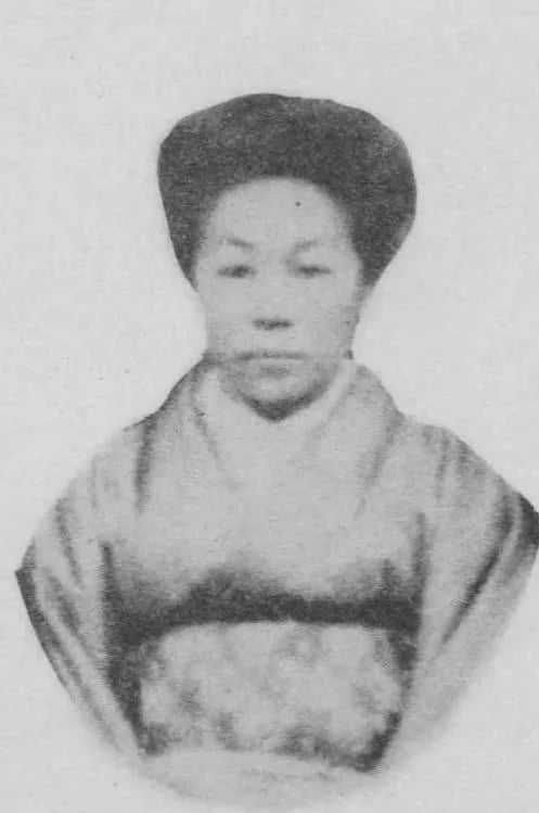 Porträt von Kōda Nobu (1870–1946) – Gedenkseite