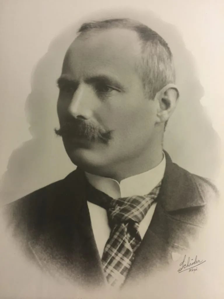 Portrait of Lars Bromstad (1857–1935) – memorial page