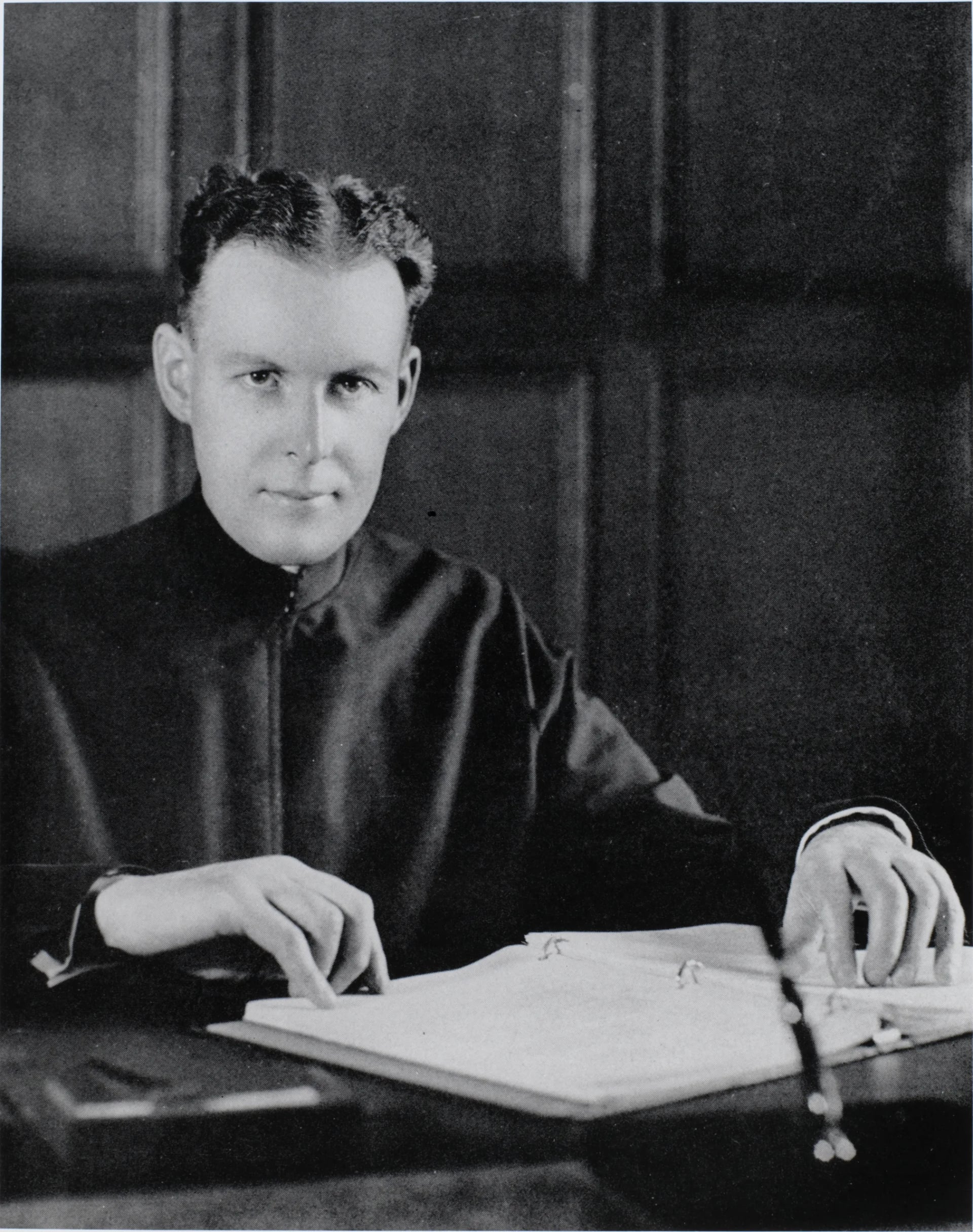 Portrait of William J. Murphy (1895–1973) – memorial page