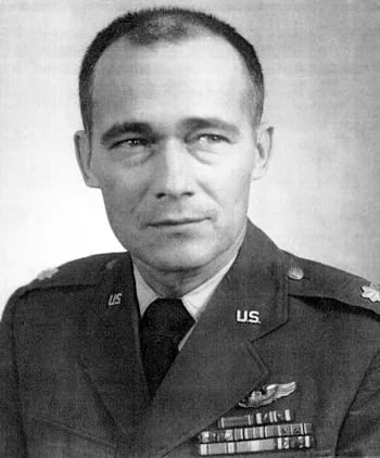 Porträt von Donald S. Bryan (1921–2012) – Gedenkseite