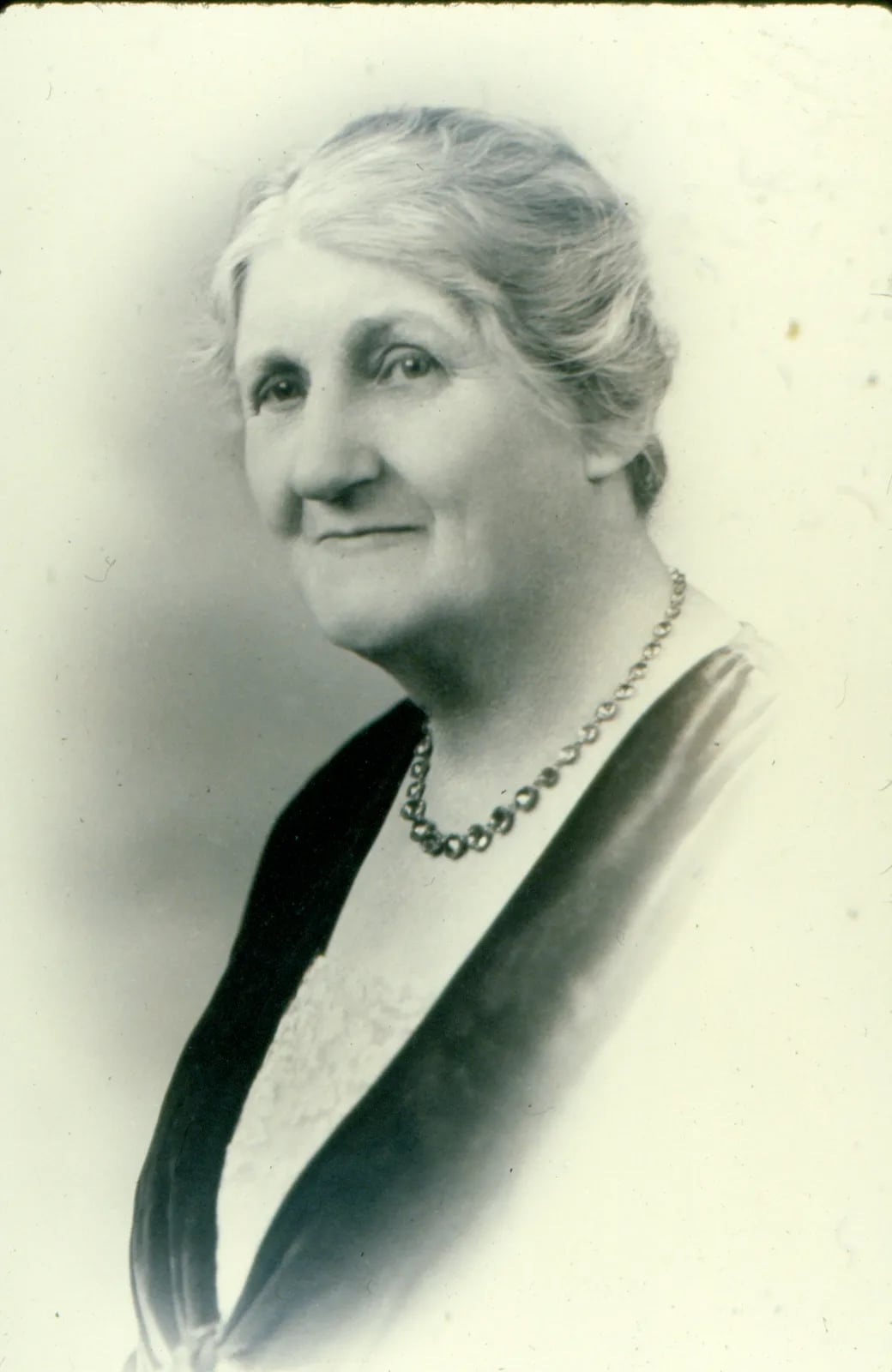 Portrait of Catherine Bonifas (1864–1948) – memorial page
