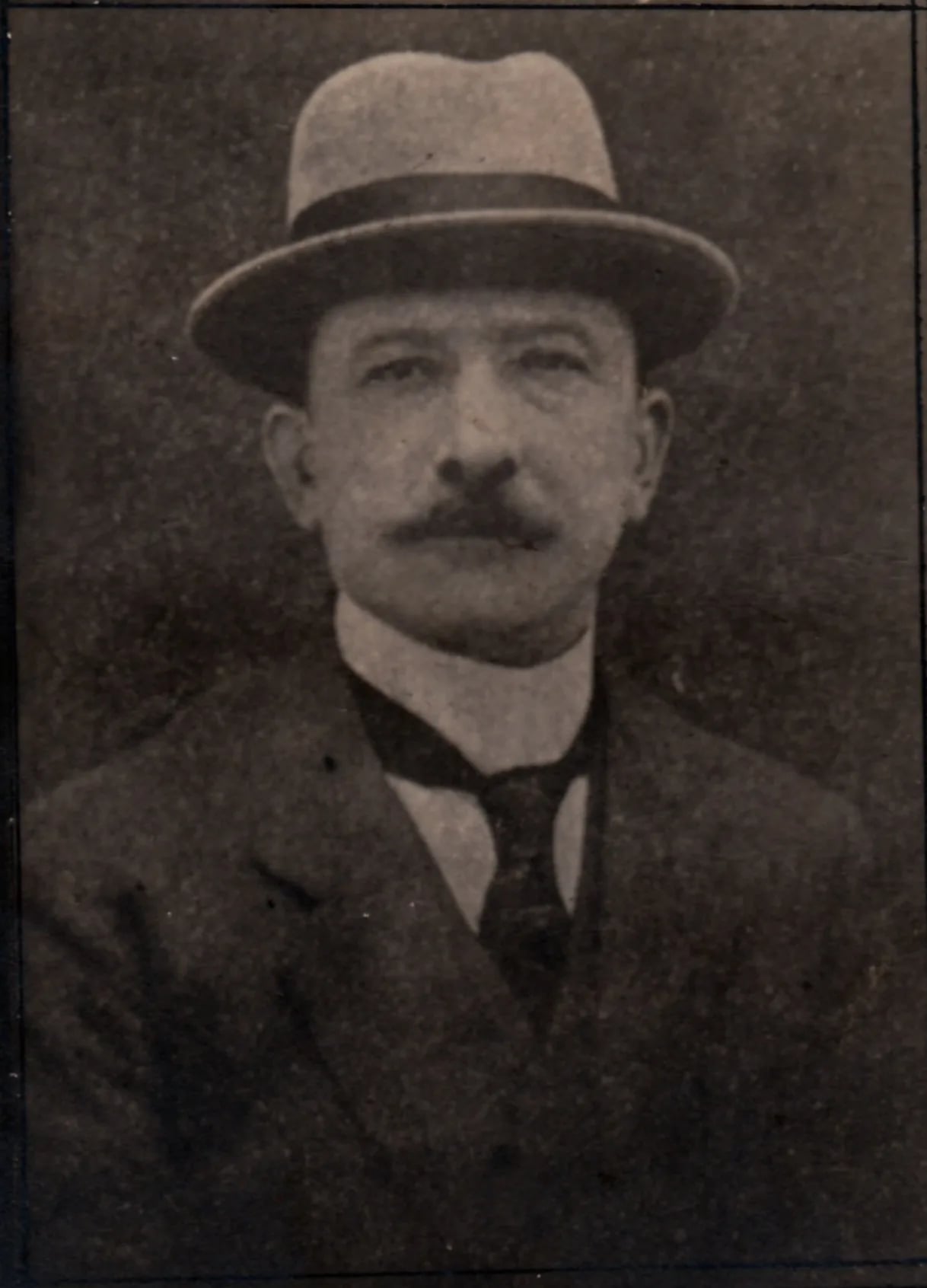 Portrait of Edmond Gilles (1866–1924) – memorial page