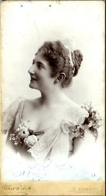 Portrait of Carola Cecília (1867–1942) – memorial page