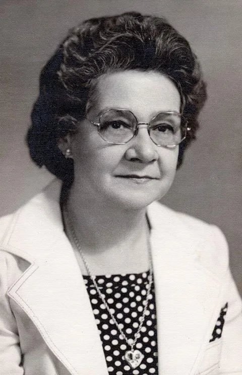 Porträt von Nelly Alves de Almeida (1916–1999) – Gedenkseite