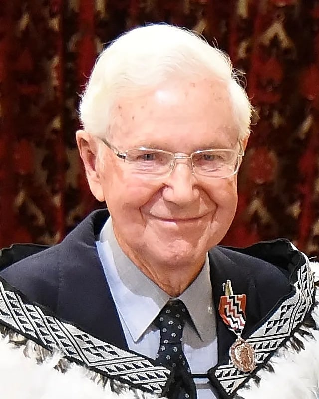 Portrait of Geoff Harrow (1926–2023) – memorial page