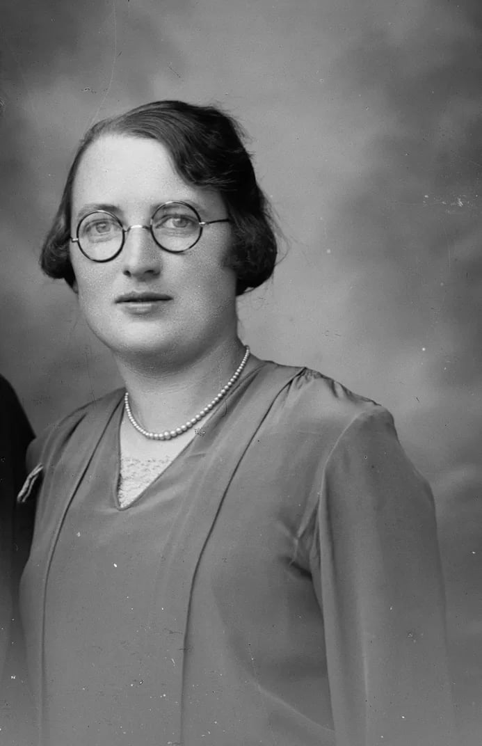 Portrait of Marie-Thérèse Rault (1908–1989) – memorial page