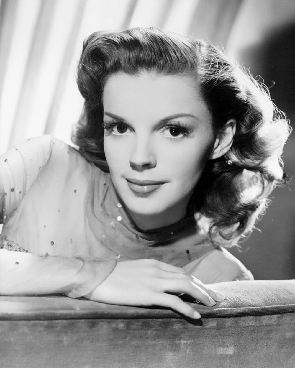 Portrait of Judy Garland (1922–1969) – memorial page