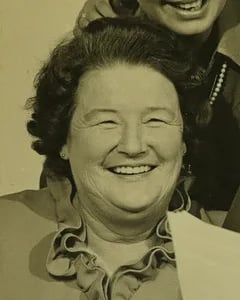Portrait of Jean McLean (1918–2002) – memorial page