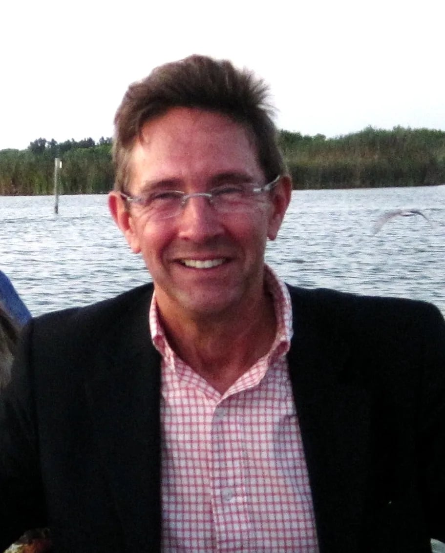 Porträt von Ricardo Bellveser (1948–2021) – Gedenkseite