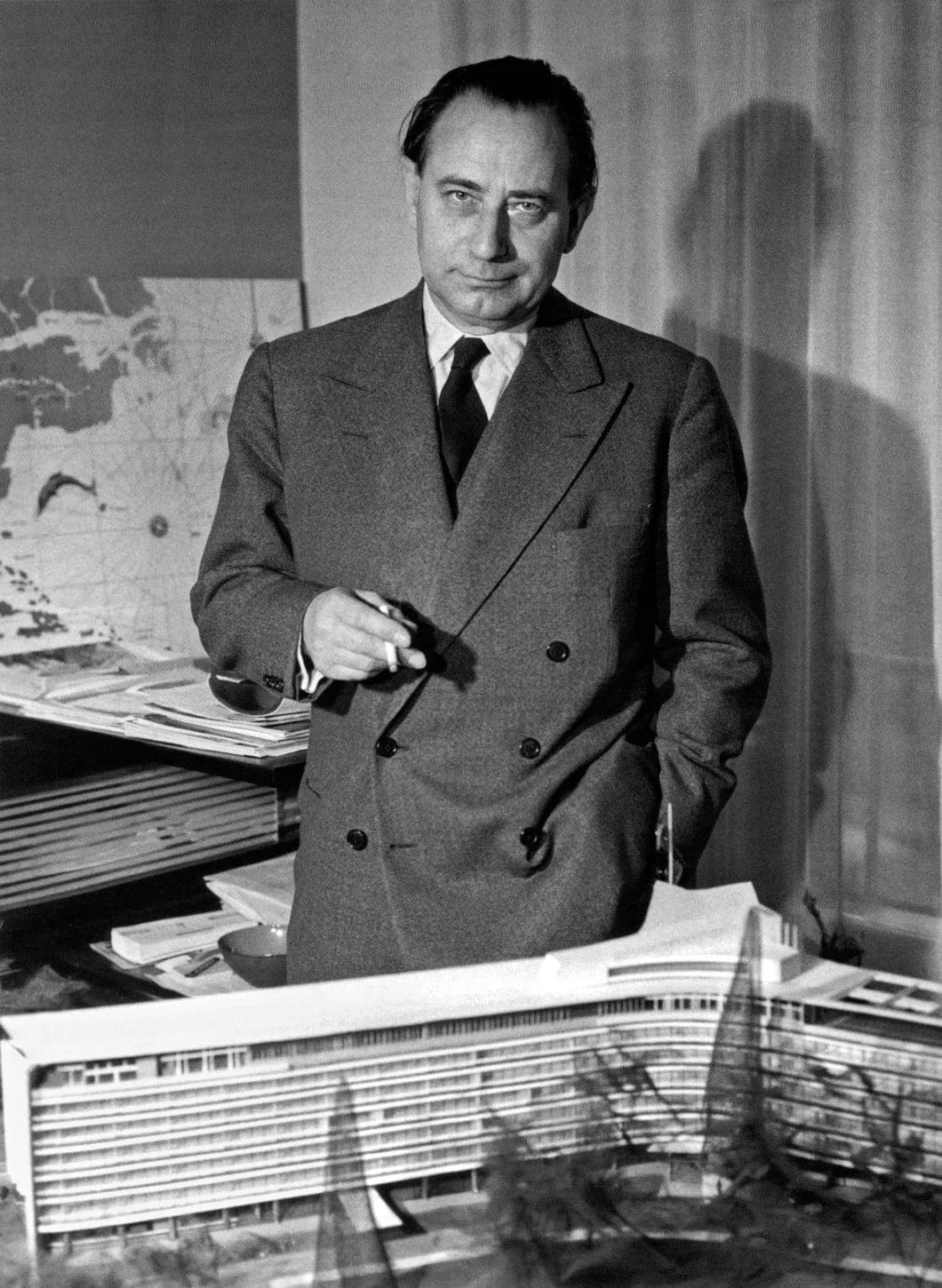Portrait of Jean Tschumi (1904–1962) – memorial page
