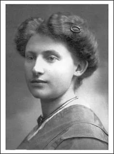 Portrait of Jadwiga Barszczewska (1884–1966) – memorial page