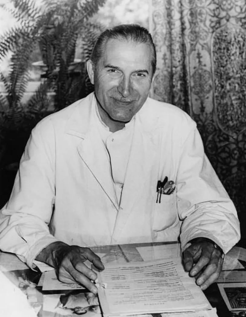 Portrait of Jan Witold Moll (1912–1990) – memorial page