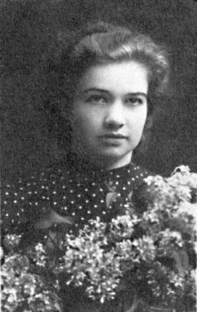 Portrait of Janina Żubryd (1920–1946) – memorial page