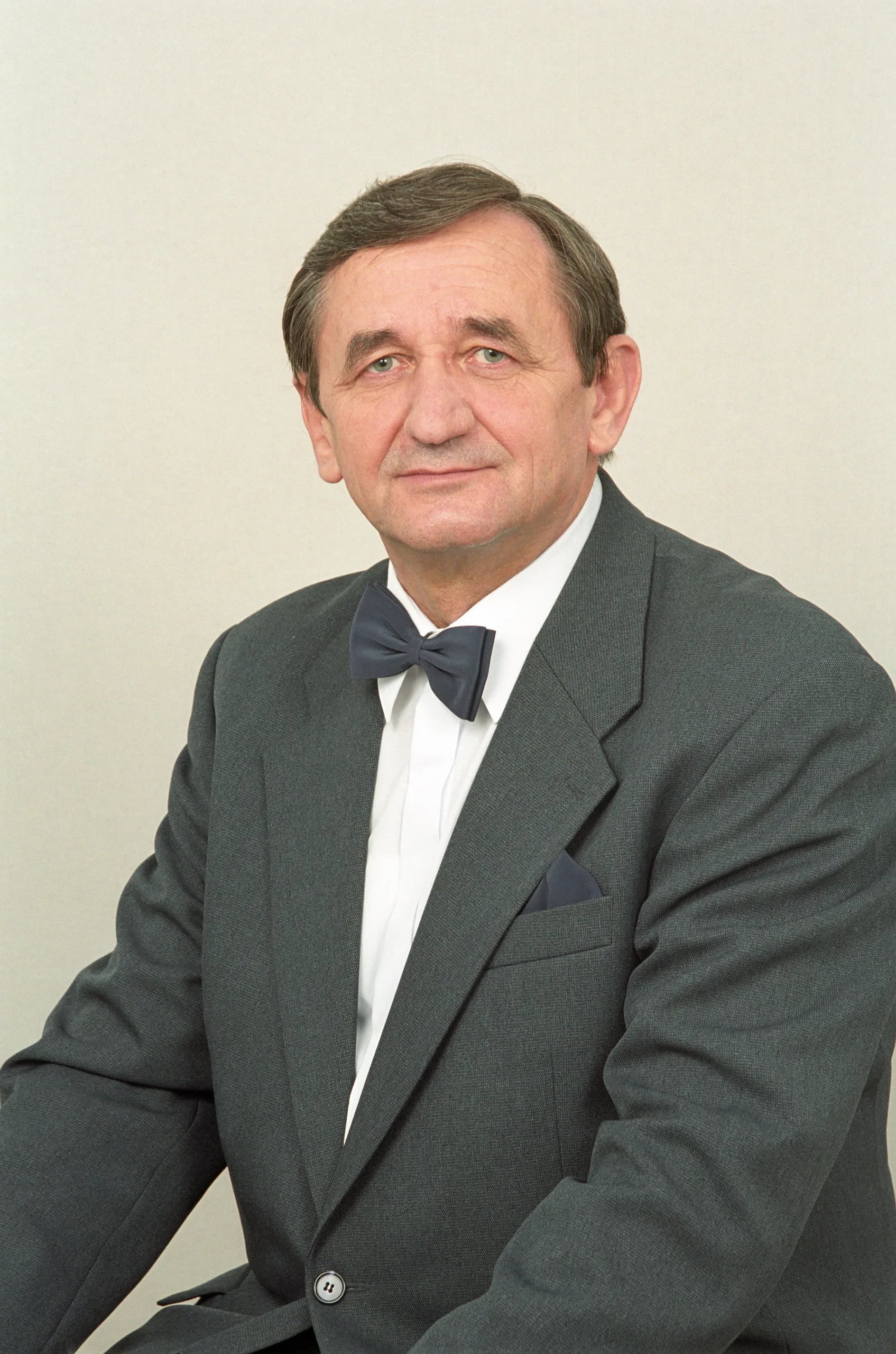 Portrait of January Bień (1943–2021) – memorial page