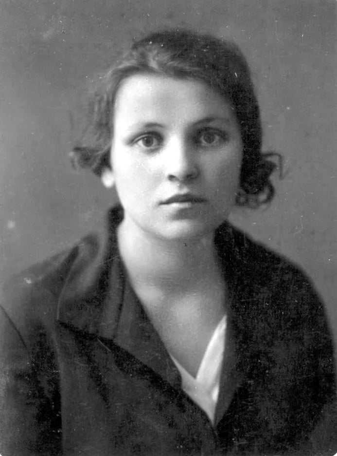 Porträt von Aljaksandra Iwanauna Aleksandrowitsch (1904–1947) – Gedenkseite