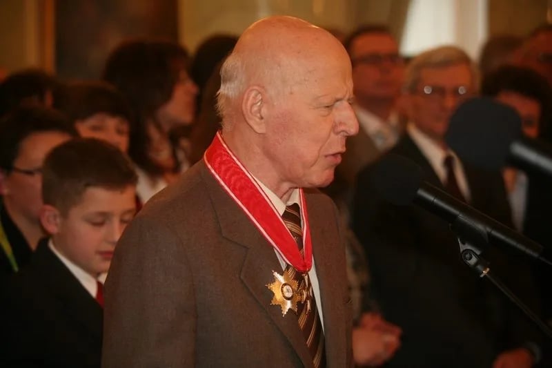 Portrait of Kazimierz Janusz (1925–2014) – memorial page
