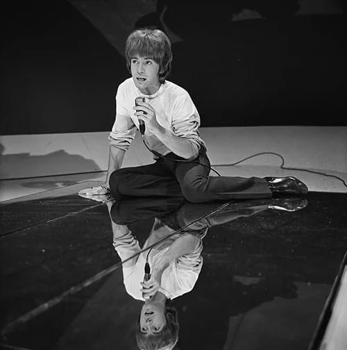 Portrait of David Garrick (1945–2013) – memorial page