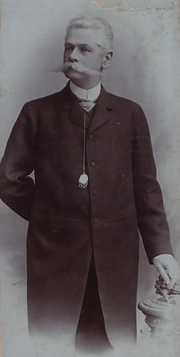 Porträt von Maciej Moraczewski (1840–1928) – Gedenkseite