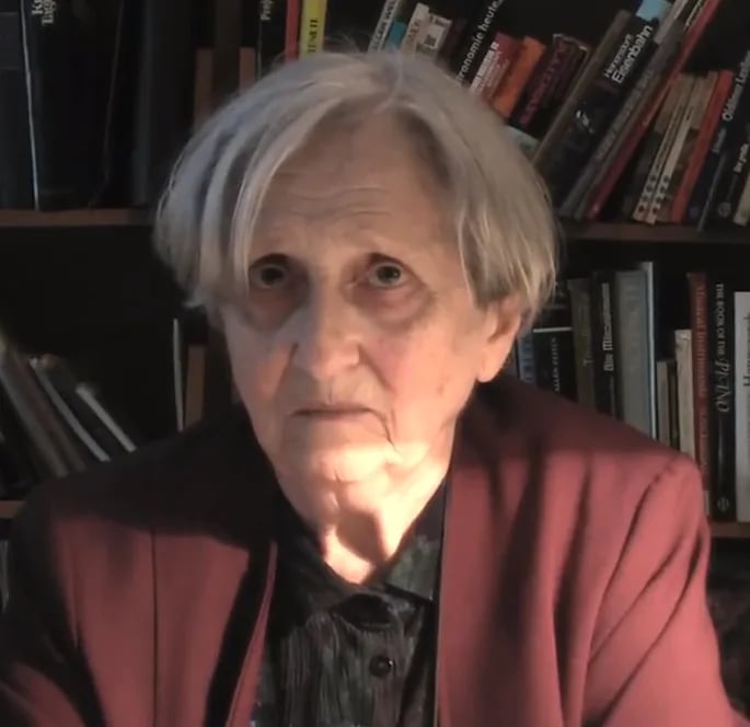 Portrait of Éva Molnár (1927–2019) – memorial page
