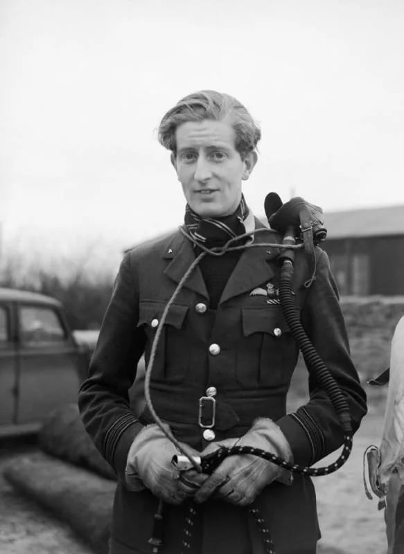 Portrait of Hugh Dundas (1920–1995) – memorial page