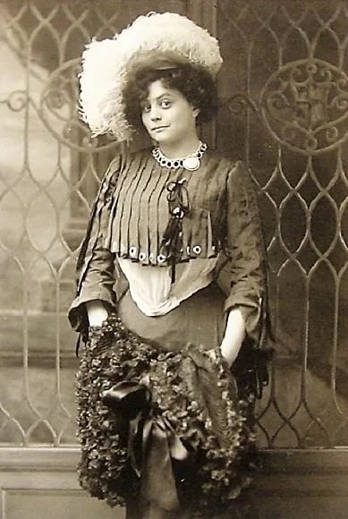 Porträt von Trixie Friganza (1870–1955) – Gedenkseite