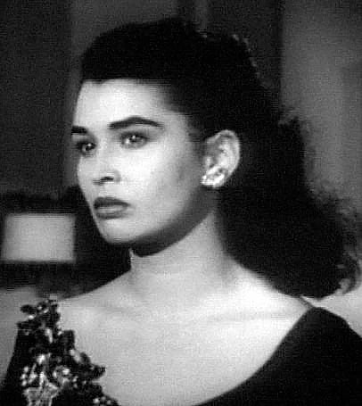 Portrait of Laurette Luez (1928–1999) – memorial page