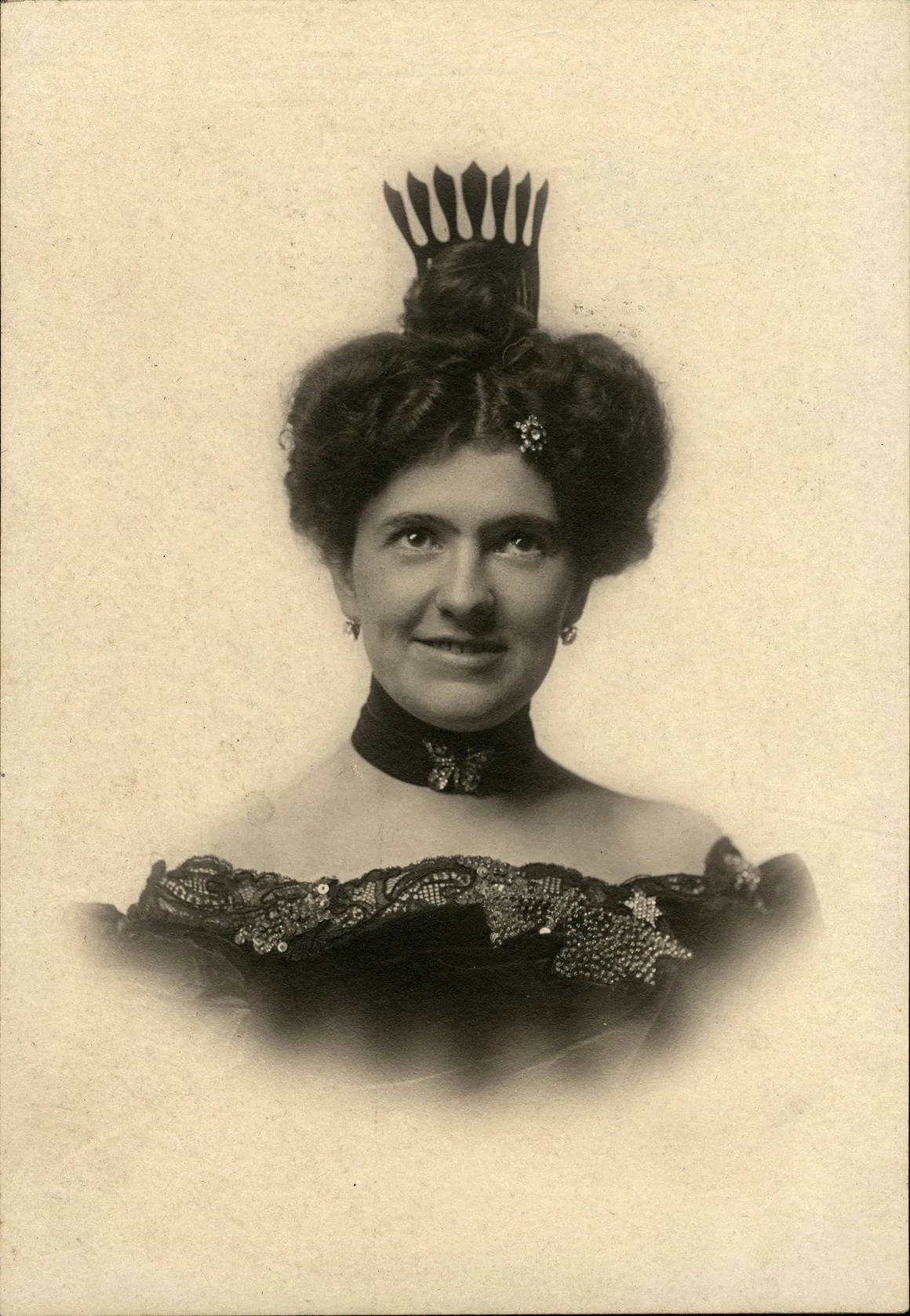 Portrait of Marie Van Tassell (1871–1946) – memorial page