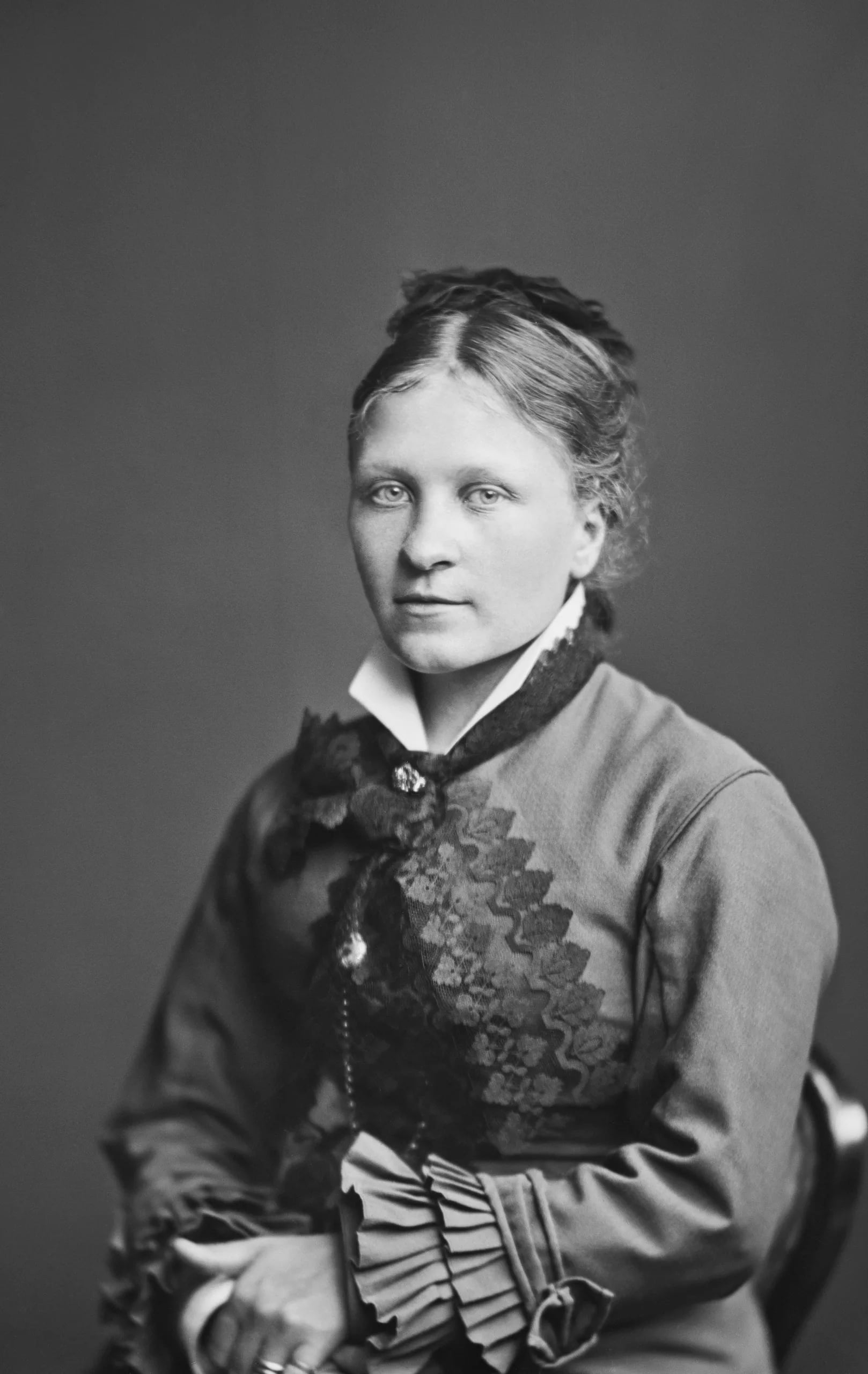 Porträt von Alma Forstén (1858–1931) – Gedenkseite