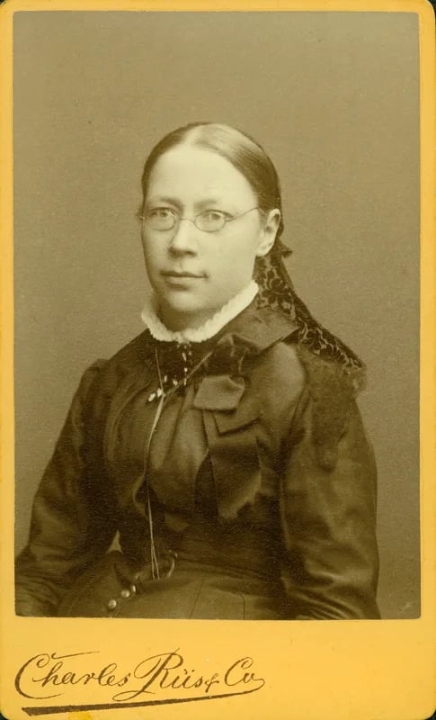 Porträt von Alma Hongell (1849–1935) – Gedenkseite
