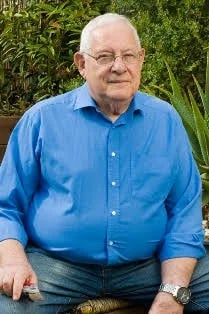 Portrait of Amos Richmond (1931–2024) – memorial page